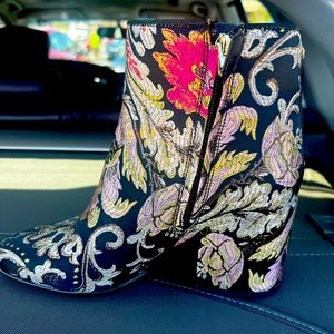 Beautiful practically new!